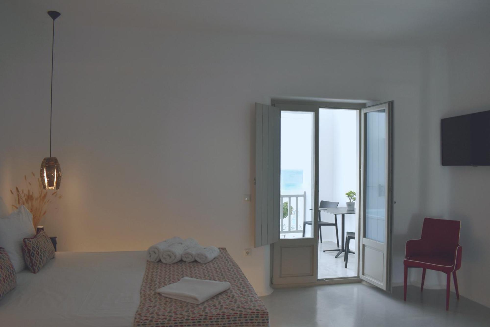 Angels Pillow Luxury Boutique Residence - Adults Only Naousa  Room photo