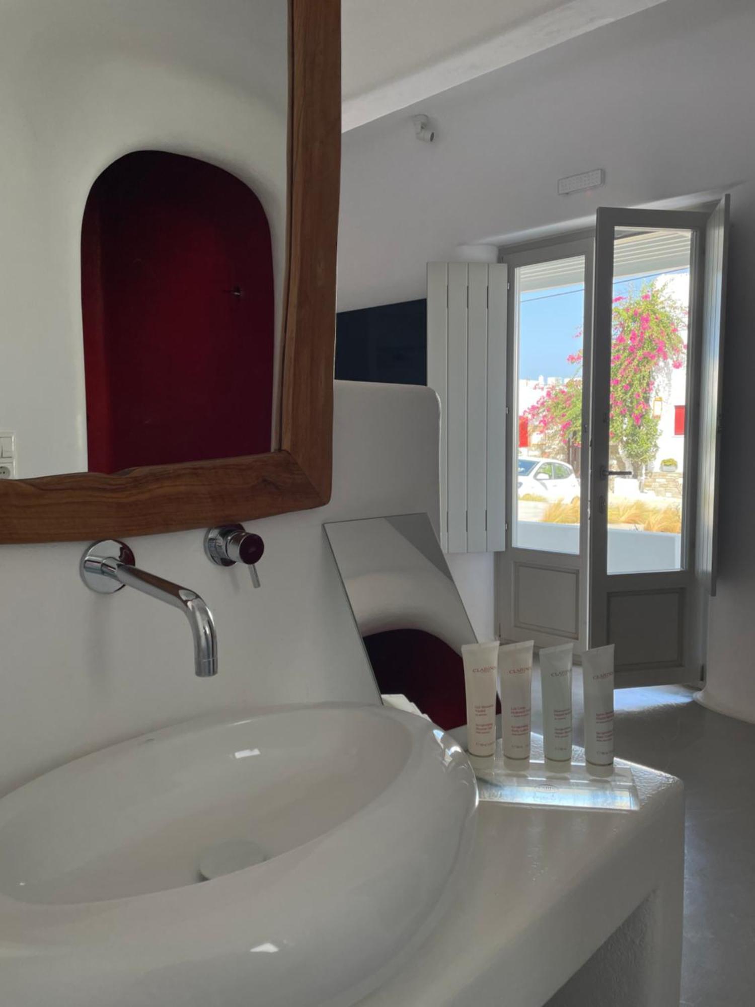 Angels Pillow Luxury Boutique Residence - Adults Only Naousa  Room photo