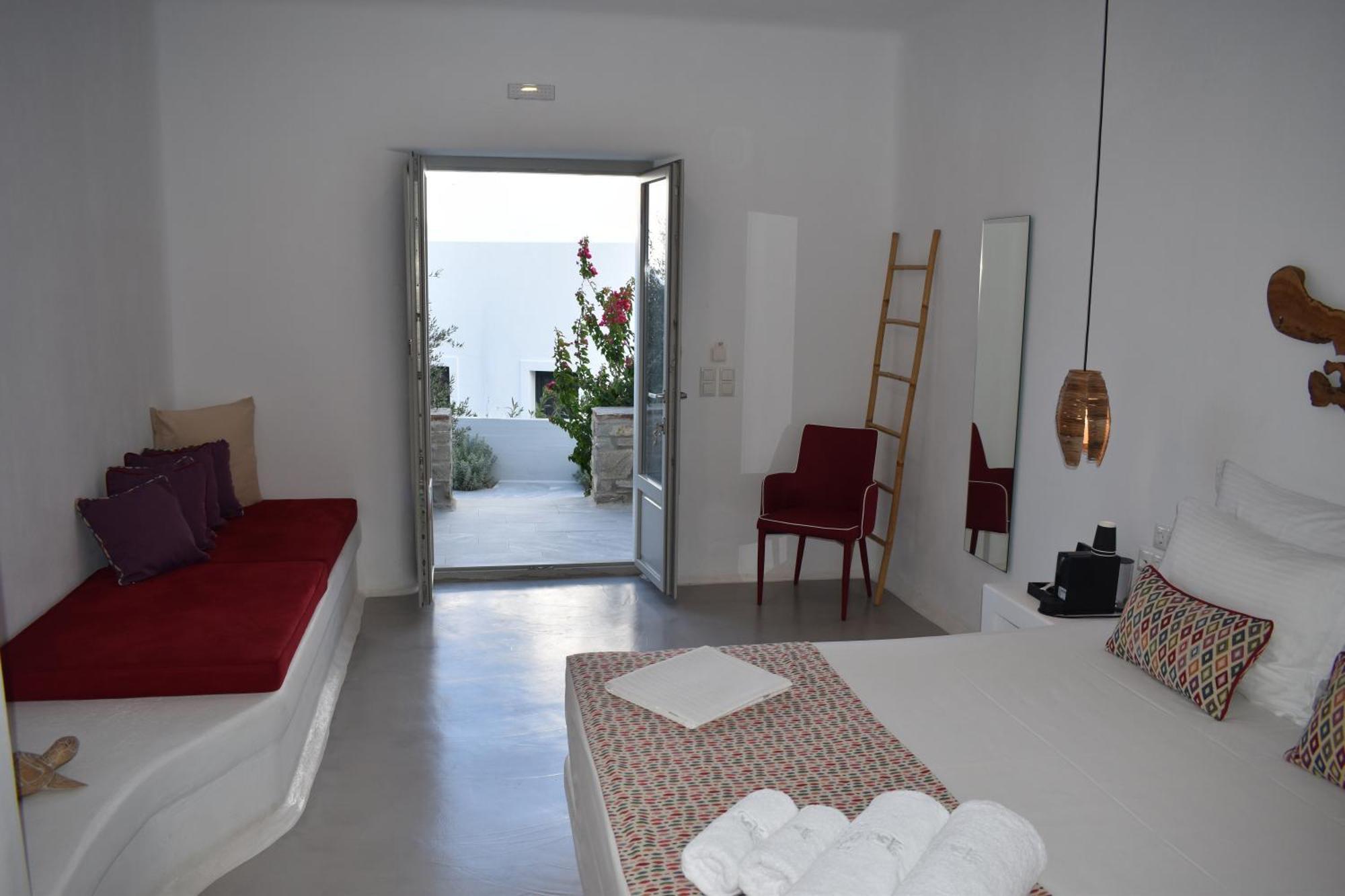 Angels Pillow Luxury Boutique Residence - Adults Only Naousa  Room photo