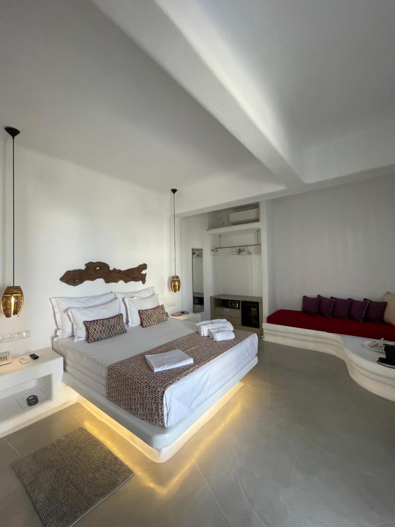 Angels Pillow Luxury Boutique Residence - Adults Only Naousa  Room photo