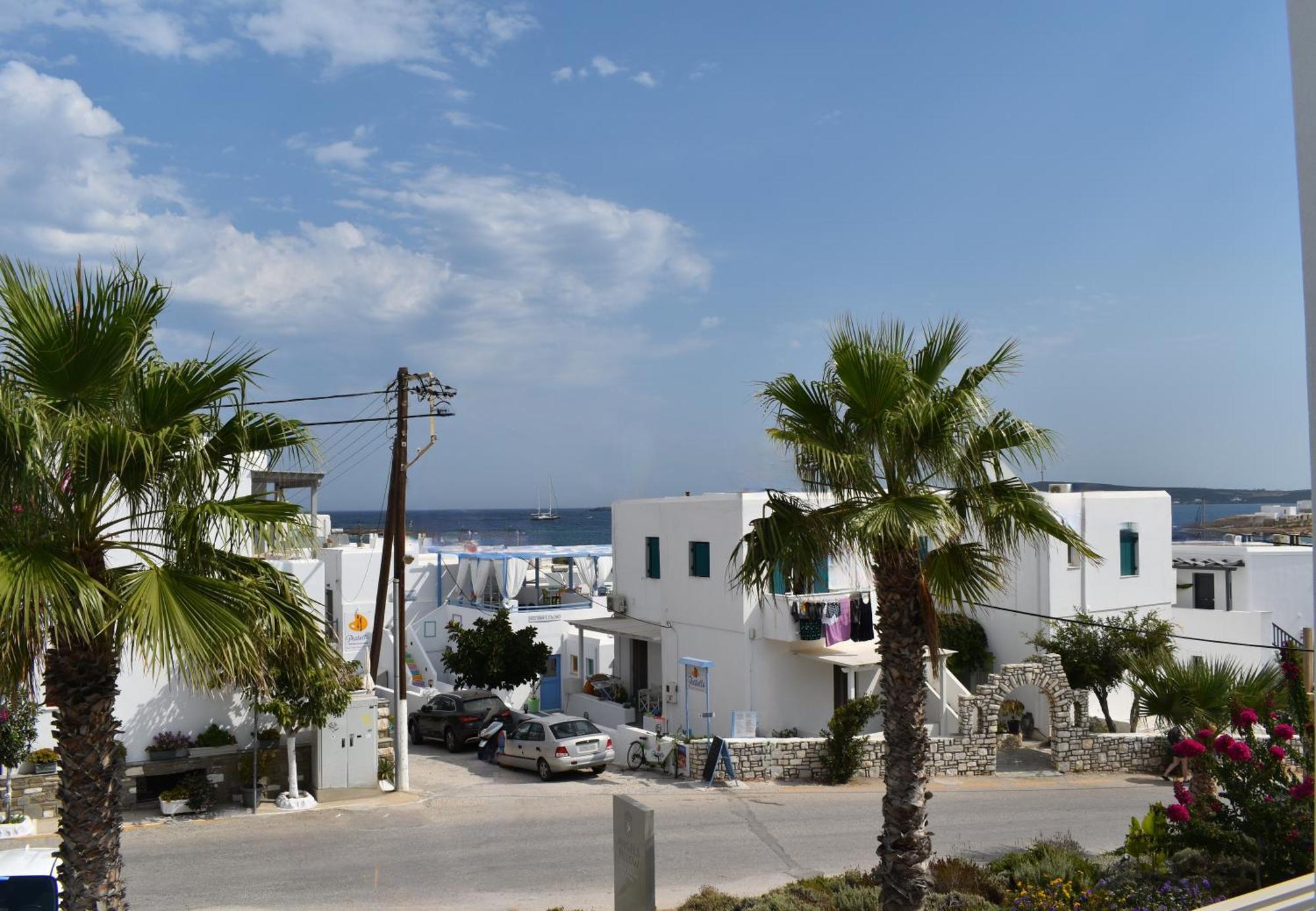 Angels Pillow Luxury Boutique Residence - Adults Only Naousa  Room photo