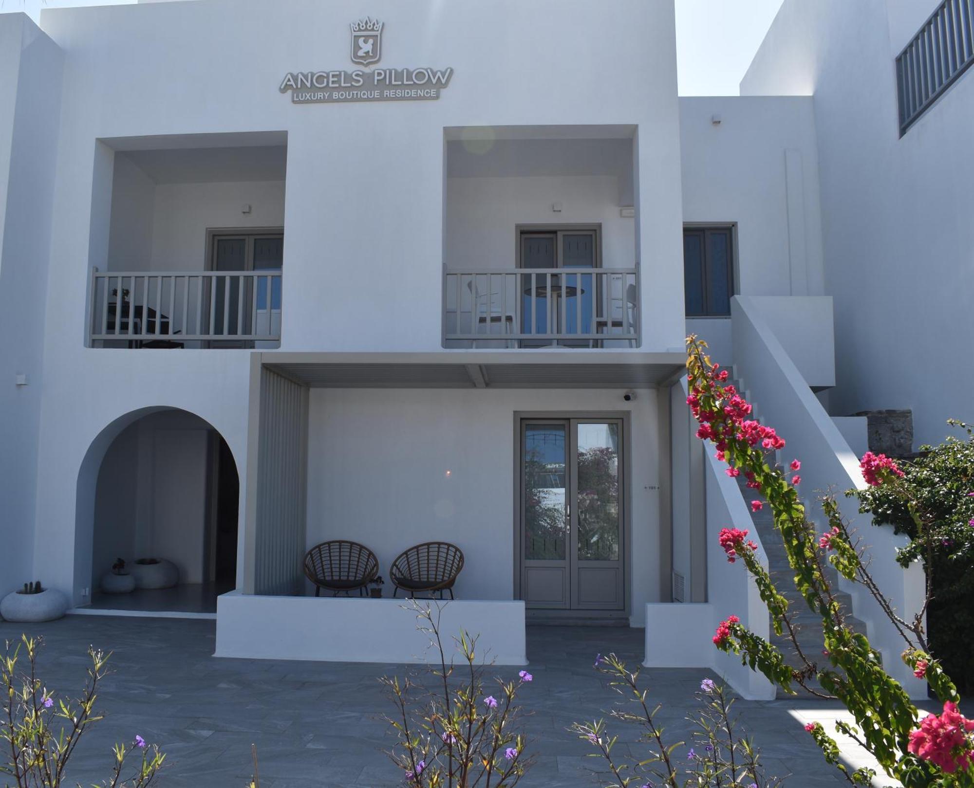 Angels Pillow Luxury Boutique Residence - Adults Only Naousa  Room photo