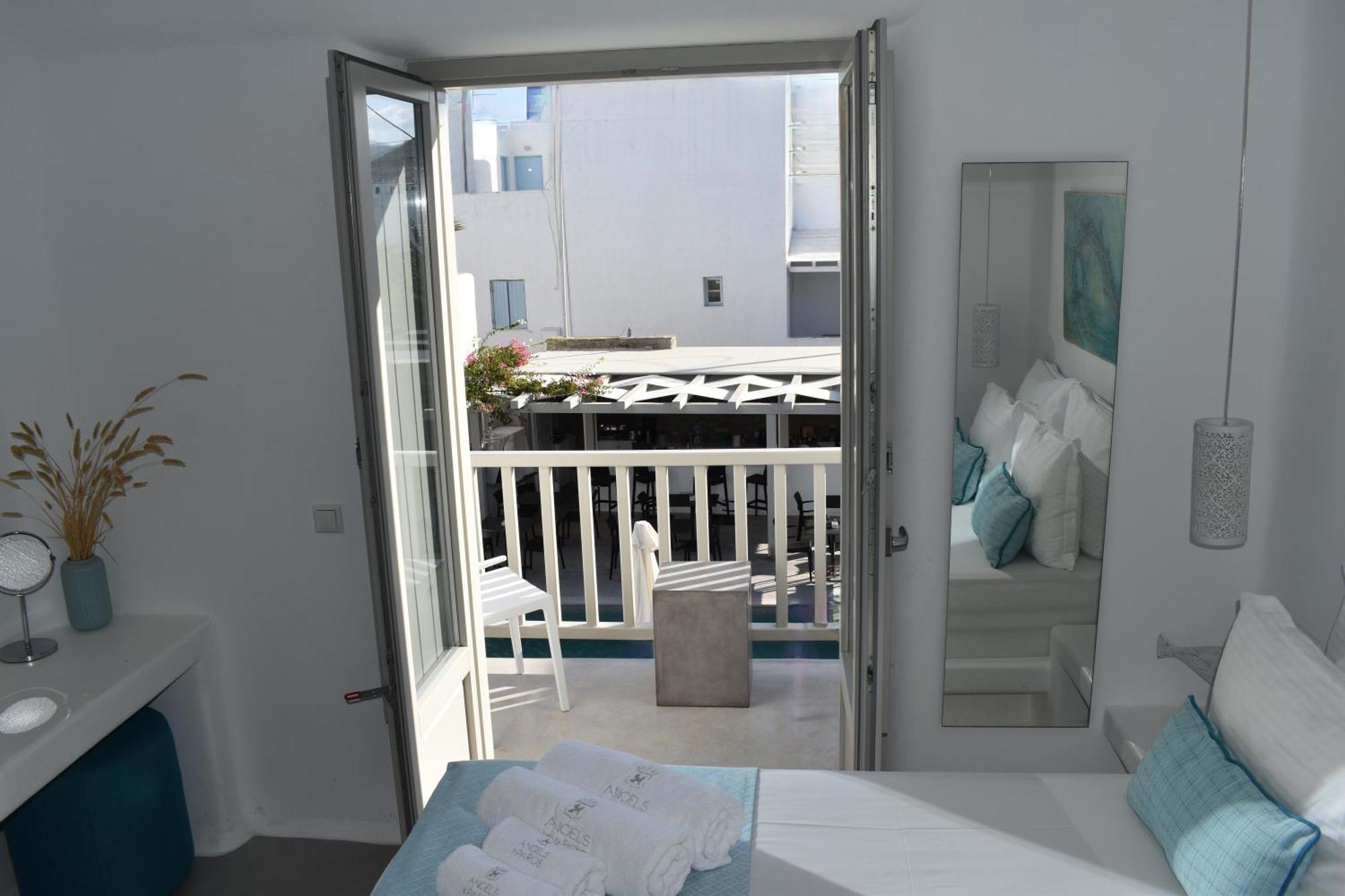 Angels Pillow Luxury Boutique Residence - Adults Only Naousa  Room photo